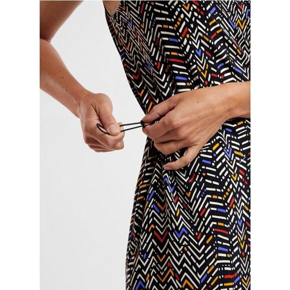 Title Nine Dress Women's Round Trip Dress BodegaChevron Pattern Travel | M EUC - Picture 8 of 14